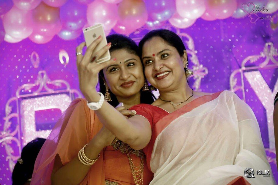 Praveena-Kadiyala-Gets-Adarsha-Mahila-Puraskaaram